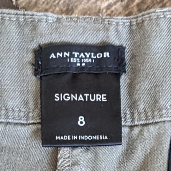 Ann Taylor Signature Shorts Safari Cargo Style 100% Cotton Size 8 Green - Picture 9 of 10